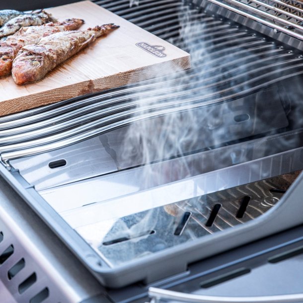 Napoleon Sear Plates� Smoker Box � Autentisk r�gsmag direkte p� din gasgrill