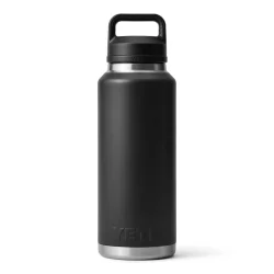 YETI Rambler� 46 oz (1,3 l) Bottle m. Chug Cap � Ekstra stor kapacitet til heldagseventyr